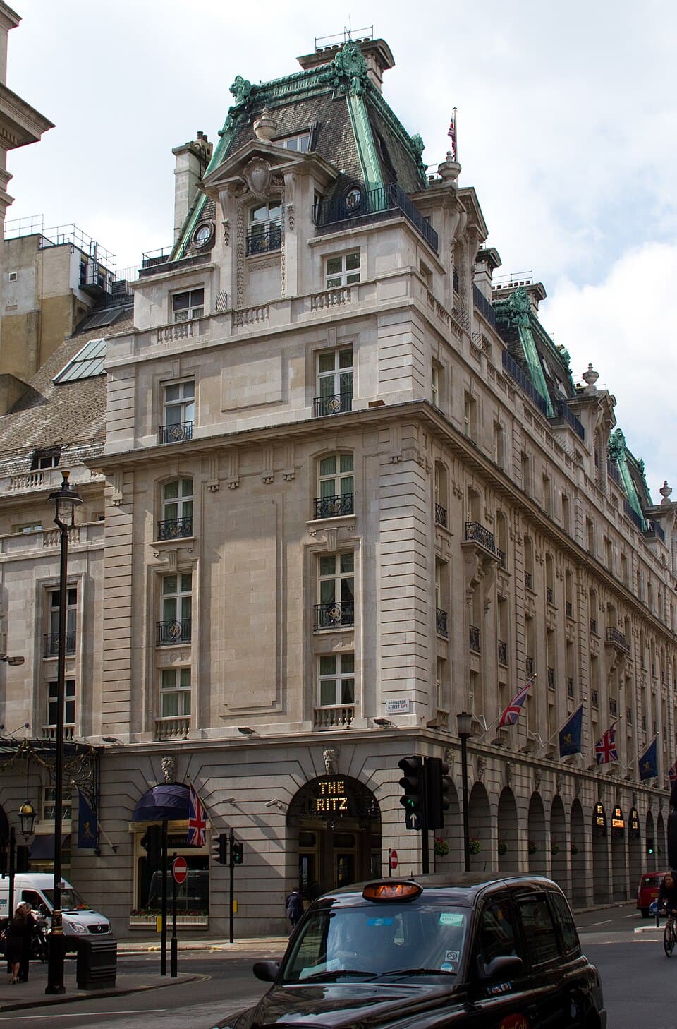 Hotel Adlon Exterior