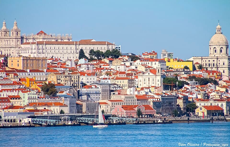 Lisbon Baixa & Chiado: Pombaline Center and City Life